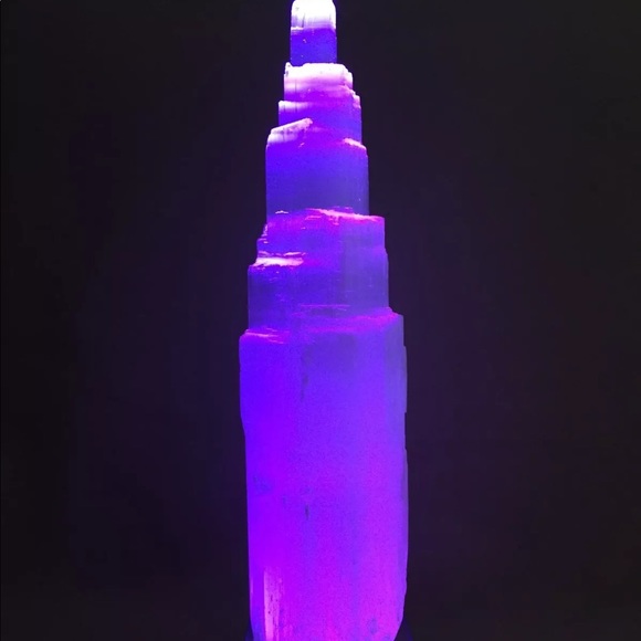 7” Selenite with LED colorful stand - Picture 3 of 7